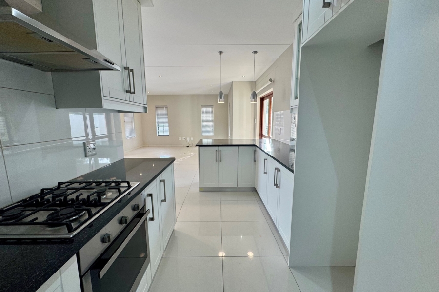 To Let 3 Bedroom Property for Rent in Graanendal Western Cape